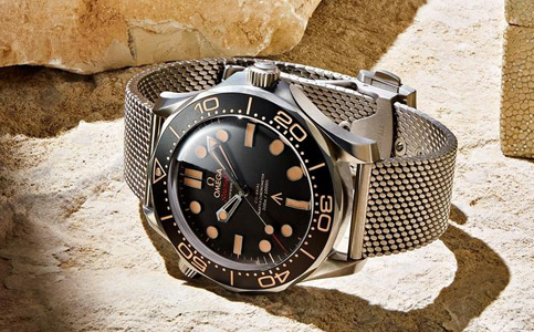 歐米茄手表到哪里維修（歐米茄手表的定期保養(yǎng)和清潔）