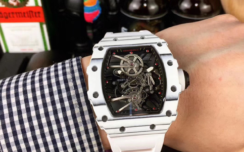 理查德米勒表官方售后中心（處理手表表殼生銹的方法）