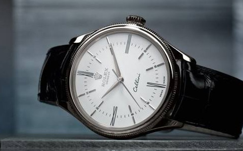 勞力士手表保修期多久(修復勞力士手表的表冠劃痕)