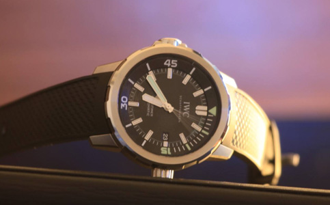 萬國官方售后維修網點（萬國手表進灰后的解決方法）