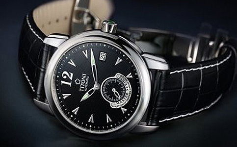 梅花手表售后服務電話（梅花手表的表針竟然會變色）